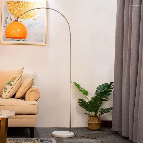 Lampadaire nordique Nordic Modern Minimaliste canapé-lit à LED Table LED Blanc Orange Fishing Long Stand Light Lampar de décoration de la pièce