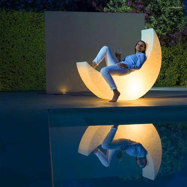 Lámparas de pie Nordic Outdoor Impermeable Crescent MoonFloor Lámpara Sala de estar Comedor Pografía Luces LED modernas Iluminación de decoración interior