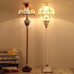 Lampadaires nordique rétro résine lampe moderne LED E27 debout pour salon coin chambre chevet lumière Stand