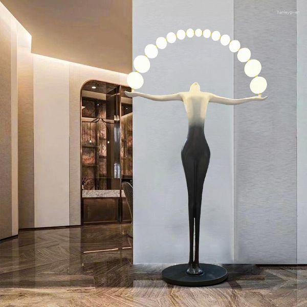 Lámparas de pie Escultura humana posmoderna con lámpara de sujeción de bolas Diseñador El Lobby Sala de estar Cuerpo grande creativo