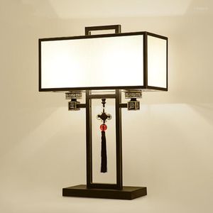 Lámparas de pie Retro Hierro Estilo chino Lámpara Sala de estar Mesita de noche Comedor Iluminación Luces decorativas Accesorios de cocina Avize