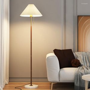 Lampadaires Rétro Lumière De Luxe Grain De Bois Lampe Ins Vent Simple Plissée Chambre Chevet Canapé Étude LED