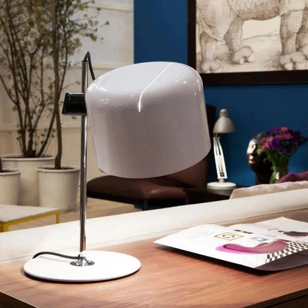 Lámparas de pie Lámpara de mesa Creativa Italiana Luz ajustable elevable Sala de estar Estudio El Post-moderno Dormitorio Cama Lado