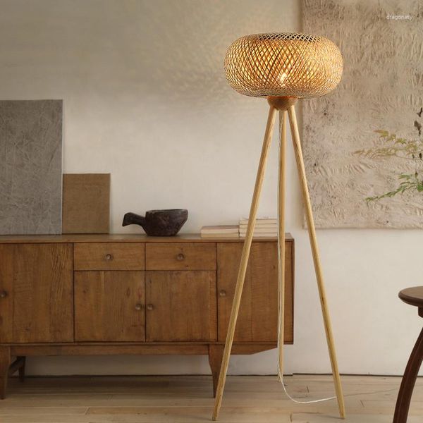 Lámparas de pie Vintage hecho a mano de bambú tejido LED para sala de estar sofá lámpara de pie lateral dormitorio luz de noche estudio luces de lectura