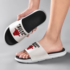 Vloer vrouwen zomer platte mannen schoenen ontwerper dia's strand slippers comfort rubber slippers paar