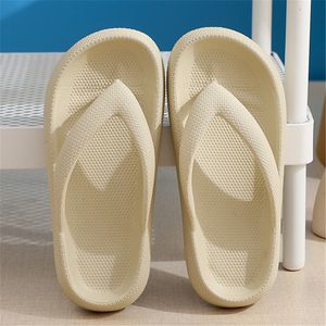 Flops slip anti -flip met slippers voeten buiten zomer zacht badkamerpaar dragen buiten casual dikke dikke sandalen zandschoen 133