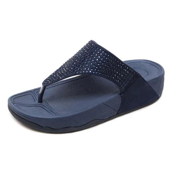 Flops chaussures d'été Crystal Femmes Slippers Gold Cales tongs Flip Flops Vandes Sandales plates Femelles Plateforme de plage Chaussures grandes taille