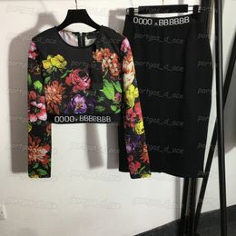 Flora Damen-T-Shirt-Rock, Vintage-Langarm-Oberteil, Gurtband, Buchstaben, Damen-Mittelröcke