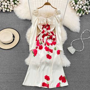 Gebloemde jurk Lange rokken Franse vintage vierkante hals bubbelmouwen met taille Slanke acetaat satijnen A-lijn jurk in de herfst
