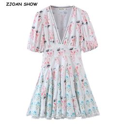 Imprimé floral femmes manches courtes bouffantes robe rétro évider dentelle col en V taille mince froncé ourlet doublé ourlet Mini robes vacances 210429