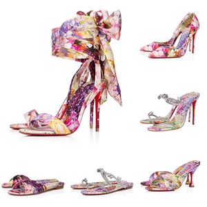 Sandales de créateurs en satin floral sexy talons hauts pompes chaussures de créateur chariots cristallin ganters de luxe sandale méditerranéenne de fête florale