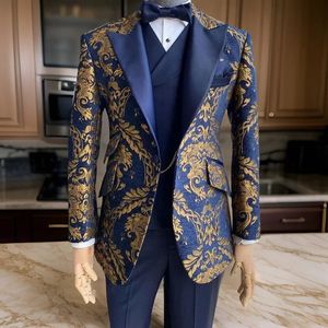Bloemenpakken voor mannen Slim Fit Jacquard Wedding Tuxedo Navy Blue en Gold Gentleman Jacket met Vest Pant 3 PCS 2024 240528