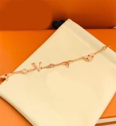 Bracelet fleur bijoux créateur pour femmes bracelets de luxe chaîne charmes diamant cuir bracelet coeur charmes classique exquis lad2037277