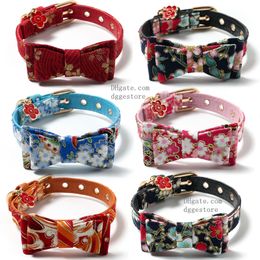 Collar de gato de flores con corbata de lazo colgante floral rojo lindo perrito collares gatito ajustable collares de cuero de cuero suave collar de gato femenino para femenino gatos masculinos gatos b239