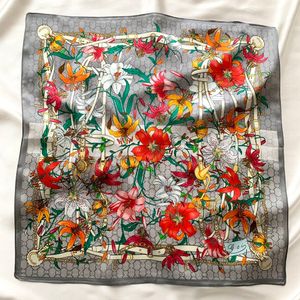 Flower Charm en soie écharpe imprimé de mode affichage élégant pour femmes haut de gamme