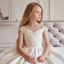Bloemenmeisjesjurken Wit Satijn Applicaties Met Tailing Korte Mouw Voor Bruiloft Verjaardagsfeestje Banket Prinses Jurken 240312