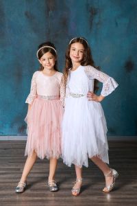 Flower Girl Tutu Dress 2023 3/4 Bell Sleeves A-Line Lace Robes de première communion pour Little Kid Beaded Bow Sash Baptême Junior Demoiselle d'honneur Invité de mariage Rose Bleu marine Boho