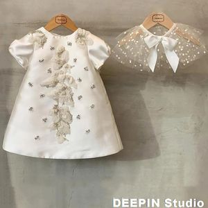 Robe blanche à fleurs pour filles, robes de baptême d'anniversaire pour enfants, frocs élégants en dentelle avec nœud, vêtements de fête pour filles, 240311