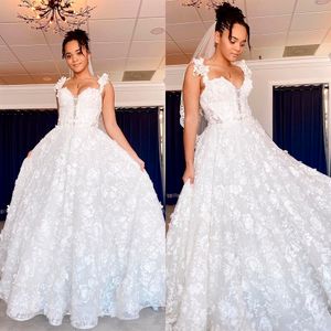 Fleur Dentelle Une Ligne Robe De Mariée 3D Floral Appliques Col En V Balayage Train Mariée Robes De Mariée Robe De Mari￩e