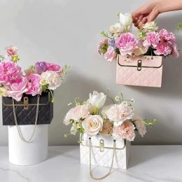 Caja de embalaje de flores Bolsa de regalo con cadena Suministros de boda para el día de San Valentín Floristería Bolsa de papel para envolver rosas Contenedor de flores portátil