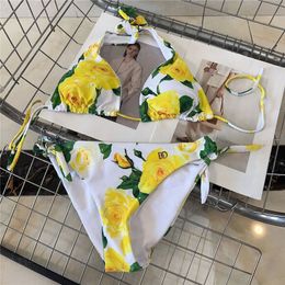 Bikinis de créateur imprimé de fleurs Swimons de maillot de bain sexy un maillot de bain pour femmes sous-vêtements plage rembourrés