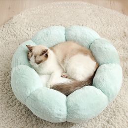 Flower Shaped Cat Bed Indoor Cozy Pet Beds Ultra Soft Plush Dog Basket Sunbed Warm Self-Warming House Sleeping Bag Cushion Mat 201111