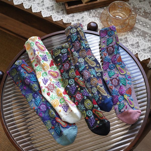 Flower Stockings Children's Middle Tube Autumn Winter Forest es un estilo japonés de banda alta de arte retro