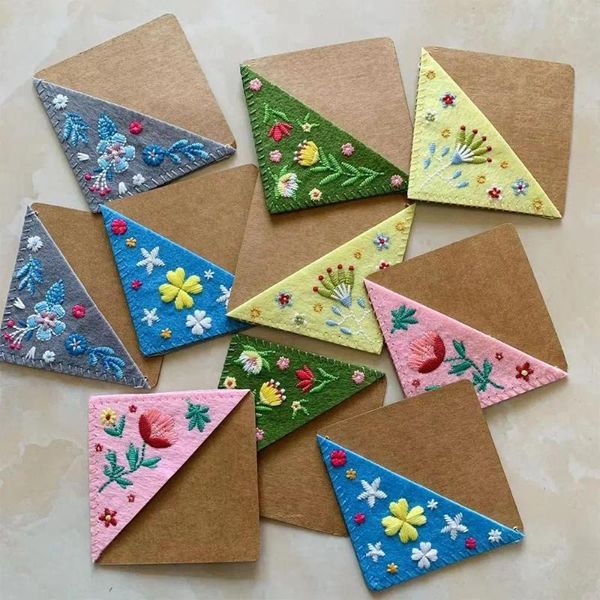 Marcapáginas con bordado de flores, Clip de papel para esquina de flores de fieltro elegante, papelería de aprendizaje, regalo para estudiantes, suministros escolares y de oficina