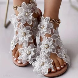 Bloemen platte sandalen vrouwen mode teen lus slippers faux parel slip op casual schoenen strand reizen witte sandalen dames zomer 240411