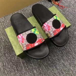 Flores Hombres Mujeres Zapatillas Sandalias Verano Cuero genuino Fiesta en la playa Chanclas al aire libre Desgastes Estampado floral Brocado Gear Bottoms Zapatilla de rayas Caja 36-46