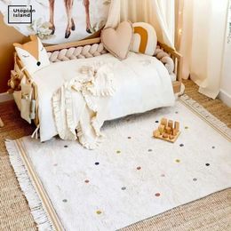 Tapis moelleux pour salon avec glandsl point blanc enfants chambre tapis doux poilu pépinière tapis de jeu pour enfants tapis de pied en fourrure 240111