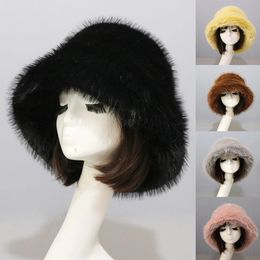 Fluffy Faux Fur Bucket Hat Women lapin Fur Fauteur d'hiver chaud Lady Russian Luxury Fashion Party Panama Fisherman Cap 240108