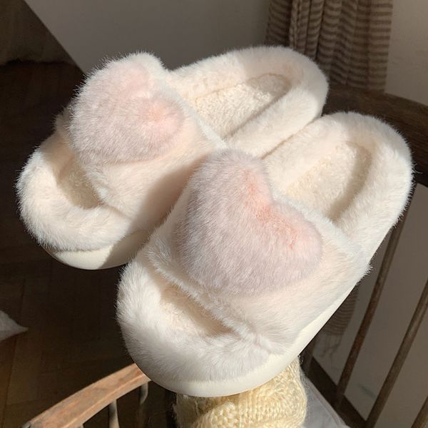 Fluffy Fur Love Femmes Heart chaud Open Toe Memory Memory Foam Slide Slippers à la maison Chaussures intérieures d'hiver