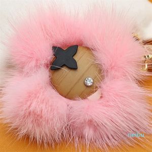 Fluffy Rabbit Fur Keychain Femmes mignon alphabet Keychain Sac Car Jewelry Fashion Women Jewelry Wedding Party Gift
