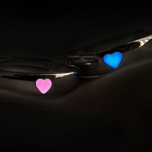 Fluorescent Blue rose coeur anneau couple Creative Love Retro Luminous ouverte ouverte Femmes Men Amourte doigt Anneaux de fête Bijoux Cadeau