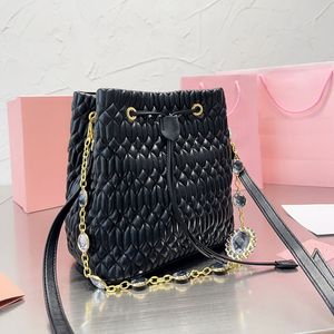 Fold Bucket Bag Dames Handtassen Portemonnee Crossbody Tassen Echt leer Kristallen ketting Verwijderbare riem Trekkoord Sluiting Draad Woemn schoudertassen