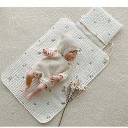 Alfombrilla plegable para cambiar pañales de bebé, almohadilla de algodón impermeable para pañales, almohadilla reutilizable para orina infantil, artículos para bebés, ropa de cama 240130