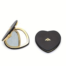 Espejo compacto plegable, Mini espejo portátil de bolsillo con forma de corazón, espejos de maquillaje para mujeres y niñas, accesorios de belleza para uso diario
