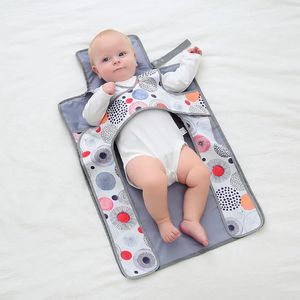 Opvouwbare draagbare Tafelwisselmat Mat Cover Geboren waterdichte luierzakken Doeleinden Pad Verander urinebed babyartikelen 240419