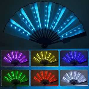 Vouwventilator LED-oplichtende stoffen handventilatoren Stage Performance Show Gloeiende lichtgevende verjaardagscadeau Bruiloft Home Decor Nachtclub Fluorescerende rekwisieten Fan