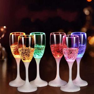 Voedselkwaliteit plastic sfeer limineuze beker led lang glas bruiloft feestje gietwater dat helder octrooi luminous wijnglas is