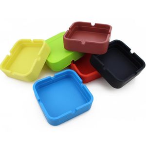 Cendriers carrés en silicone de qualité alimentaire Silice OEM Logo personnalisé 9 couleurs pures Tabac Herbe sèche Fumer Cendriers Porte-conteneur Pliable Doux Portable