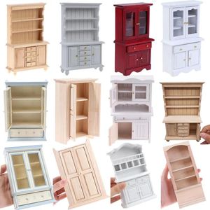 Comida en miniatura de madera chino clásico armario mini gabinete muebles de dormitorio kits de vida en el hogar para 1/12 escala casa de muñecas 220725