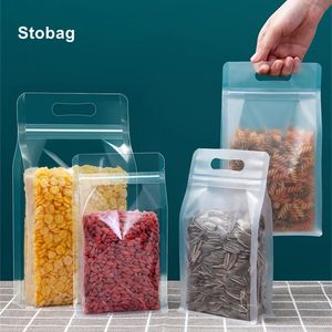 Sacs d'emballage alimentaire transparents avec poignée debout scellés pour le stockage de noix de bonbons pochette auto-scellante réutilisable LX5505