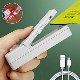 Voedselopslag Organisatiesets USB Charge Sealer Thuis Snacks Zak Plastic Pakket Warmtedichte Zakken Draagbare Sluitmachine Keukengadgets 231204