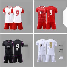 Jersey de football 2324 Bayern Munich Home and Away 25, Muller Size 10, SA Summer Short à manches à manches