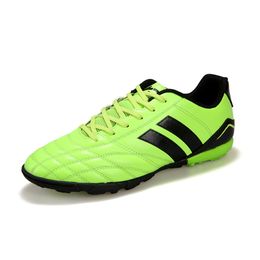 Chaussures de football herbe pour enfants chaussures d'entraînement antidérapantes football étudiant sport vert jaune bleu chaussures noires et rouges ongles longs ongles cassés et baskets