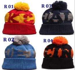 Football Sideline on Field pom bonnet rond Patch Premium Winter Soft épais coagères de bonnet épaisse chapeau à menace hivernale Caps8735797
