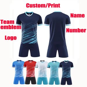 Personnalisation uniforme de football Sports-vêtements d'impression personnalisée Vêtements adultes et vêtements de football pour enfants 240315