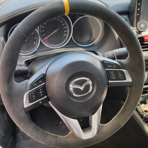 Housse de volant de voiture en daim noir, personnalisée, cousue à la main, pour Mazda 3/6 onxela cx4 cx30 atenza